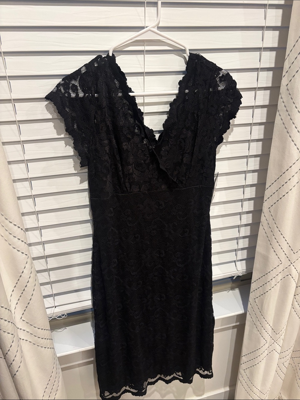 NWT MARINA Black Lace V-Neck Cocktail Dress